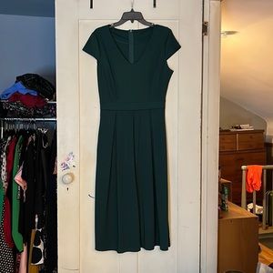 Green midi dress with pockets